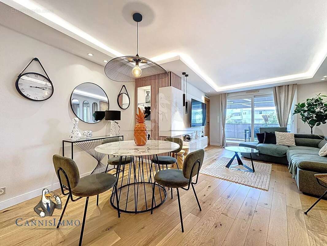 Appartement à MANDELIEU-LA-NAPOULE