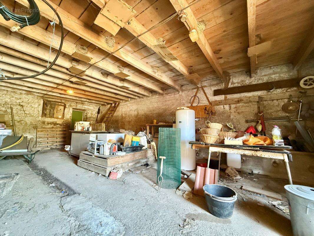 Maison avec grange et terrain constructible - photo 17