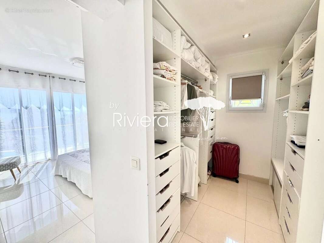 Cavalaire   propriété 309m2 vue mer, piscine & proche plages - photo 20
