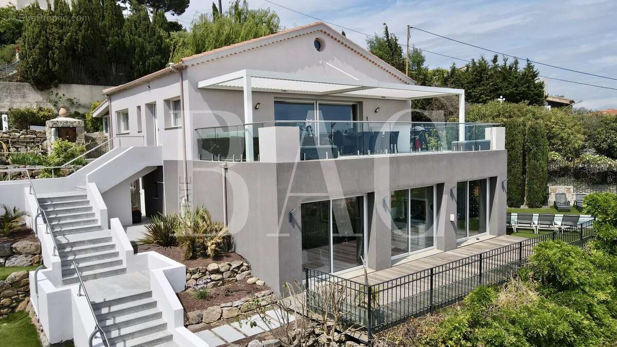 Maison à VALLAURIS