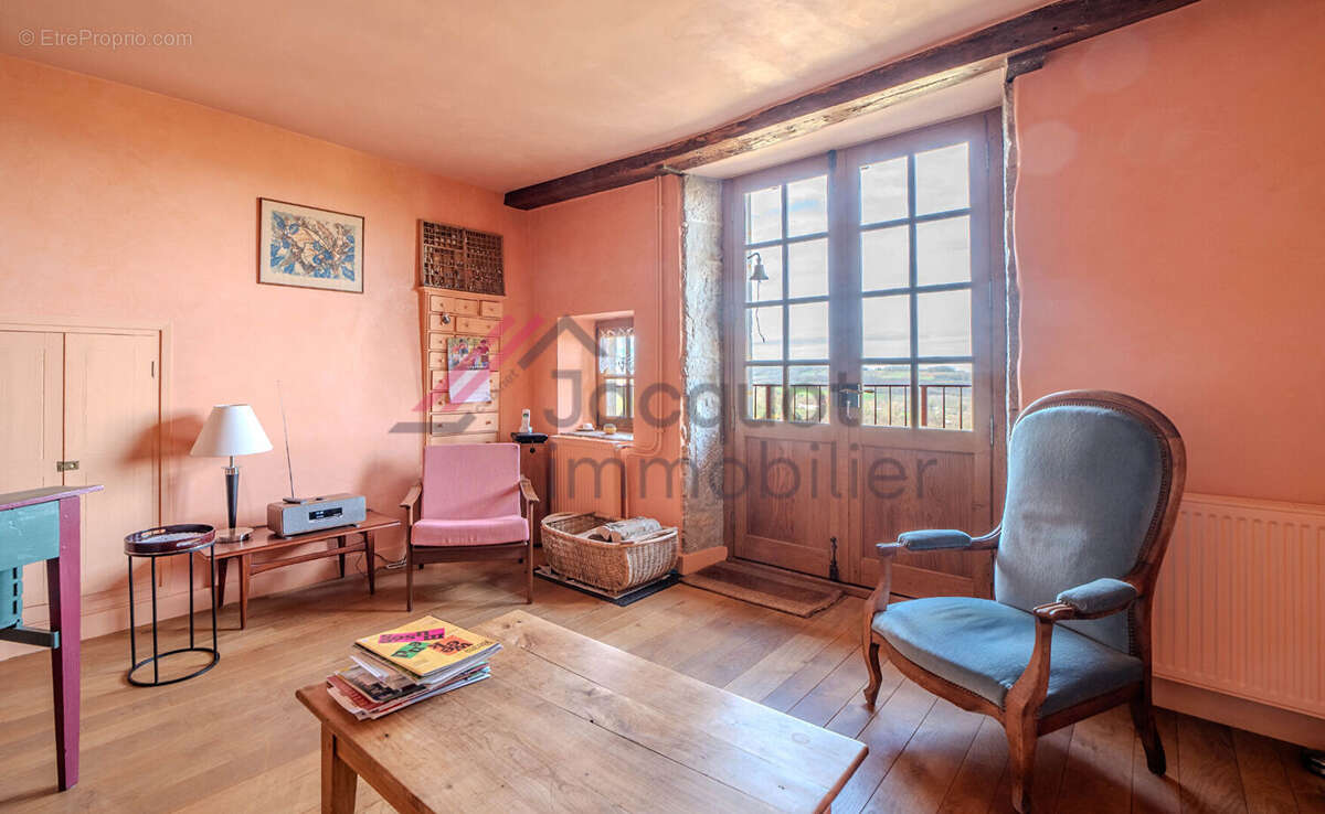 Maison à LONS-LE-SAUNIER