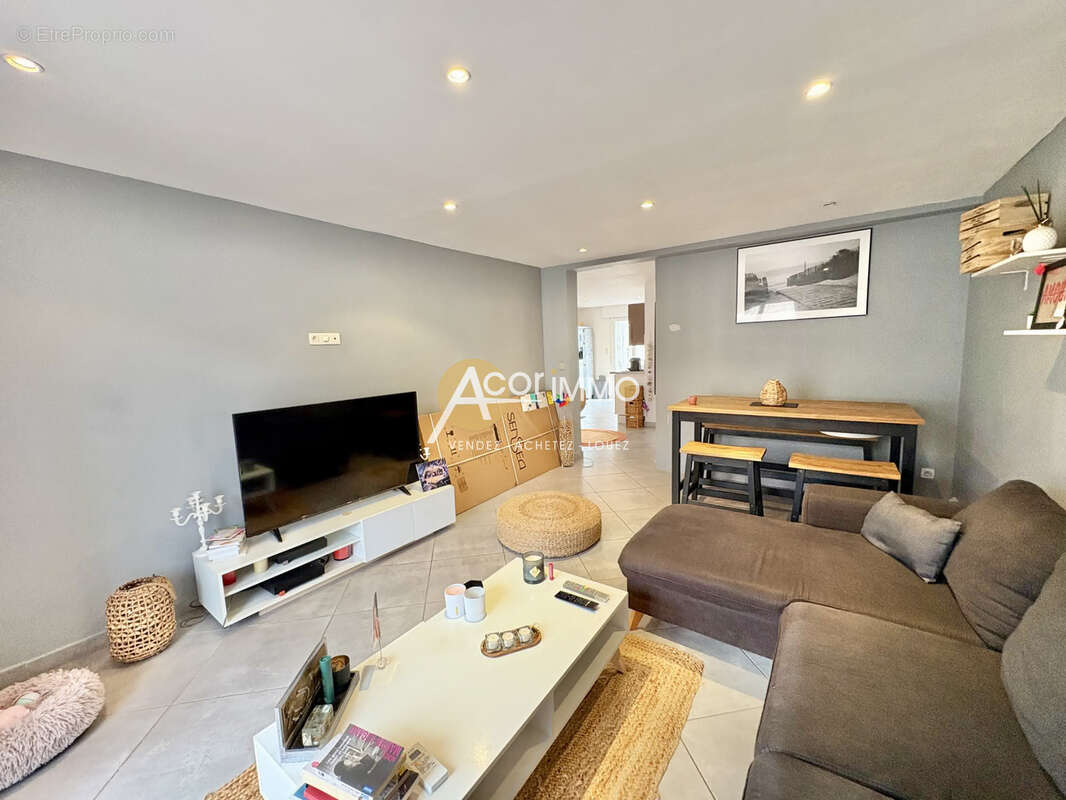 Toulon, Saint Jean, Appartement T2 de 57m2, Rénové,  Avec Balcon - photo 5
