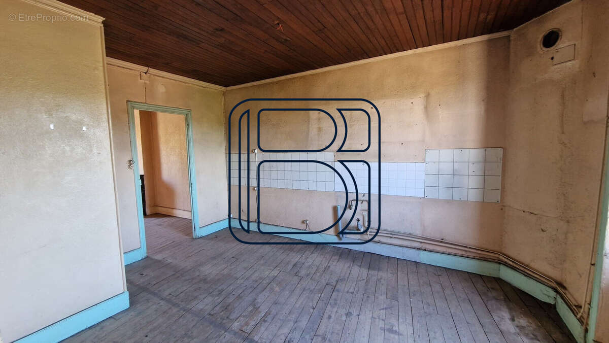 Maison 140 m² à Courpiere  - photo 2