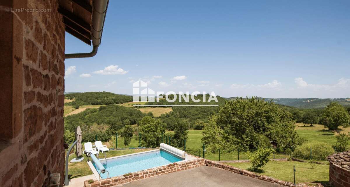 Maison à SAINT-CHRISTOPHE-VALLON