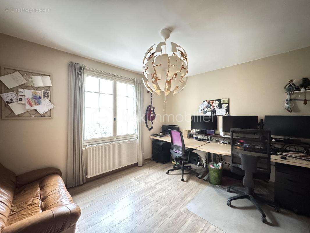 Maison à SAINT-JEAN-DE-BRAYE