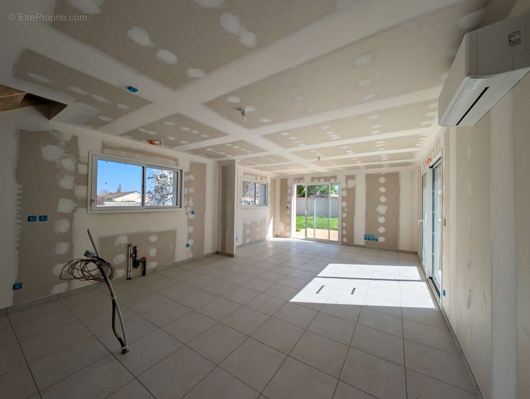 Maison à COLOMBIER-SAUGNIEU