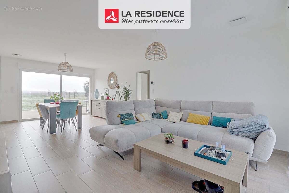 Maison à VILLEBAROU