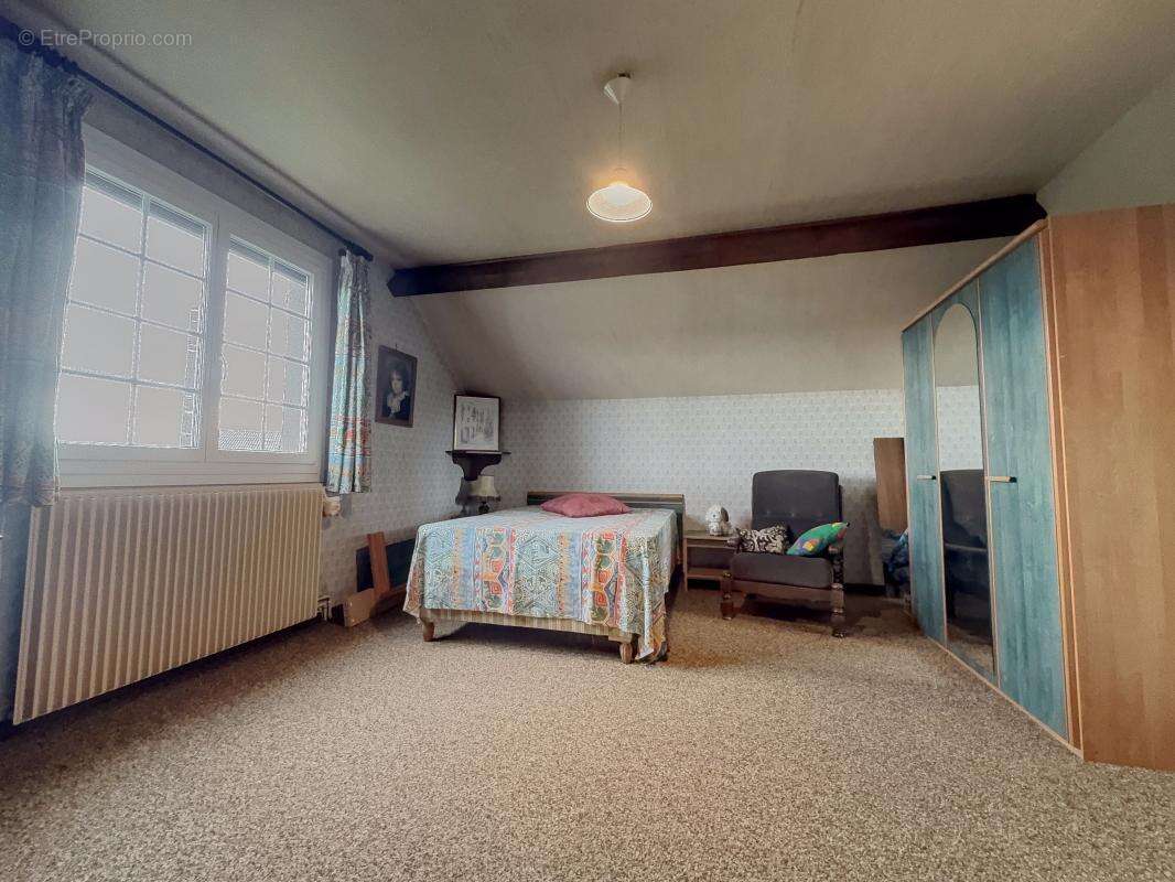 Maison à BRETENIERE