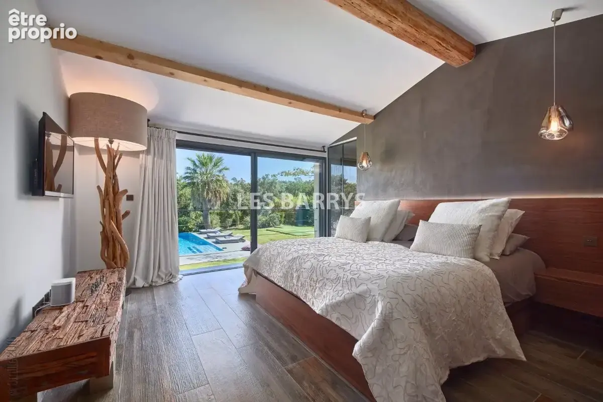 Rare villa de prestige à vendre à Gassin avec piscine et héliport - photo 10