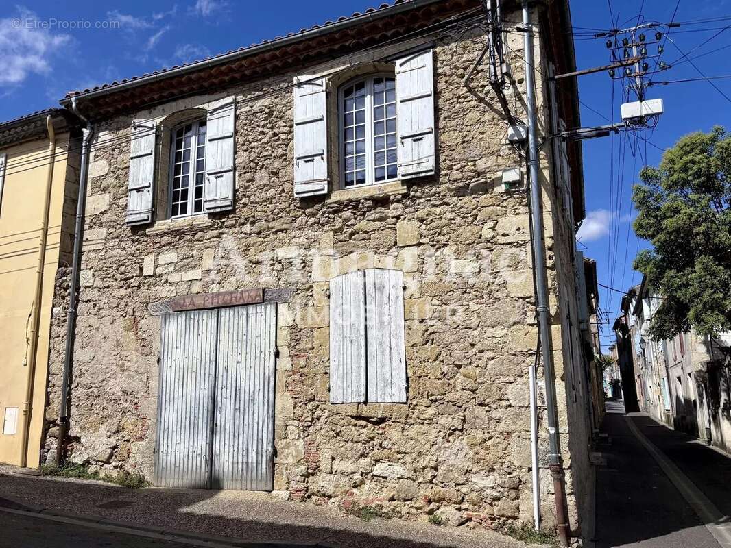 Maison à VIC-FEZENSAC