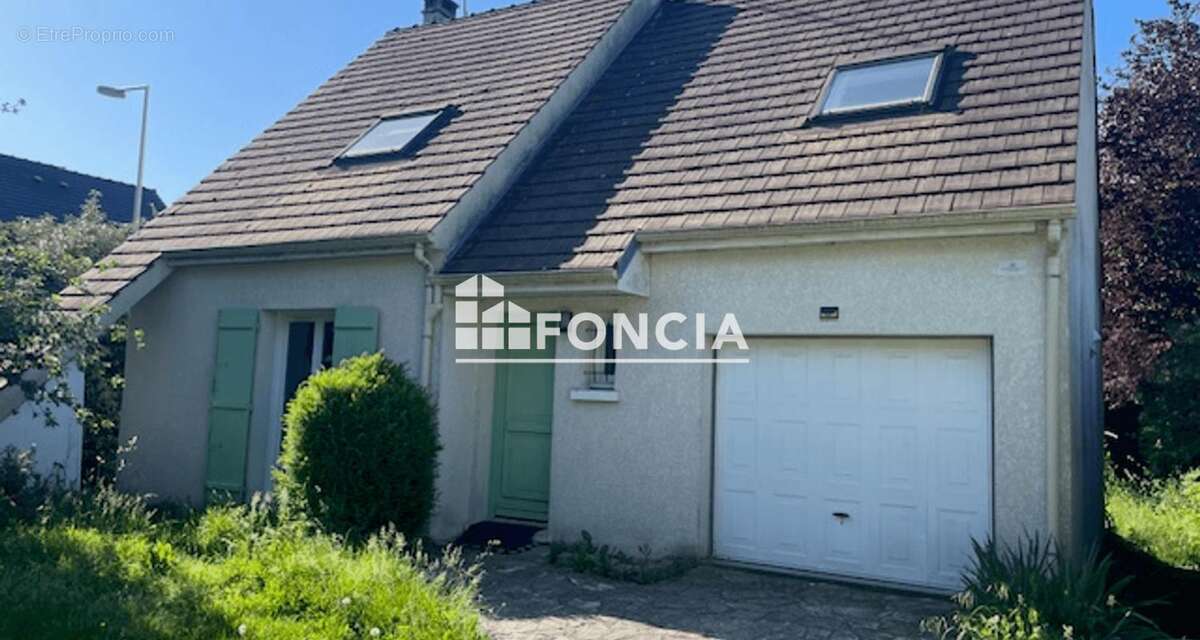 Une maison où il fait bon vivre : espace, confort et qualité de vie vous attendent à Bruyères-le-Châtel - photo 3