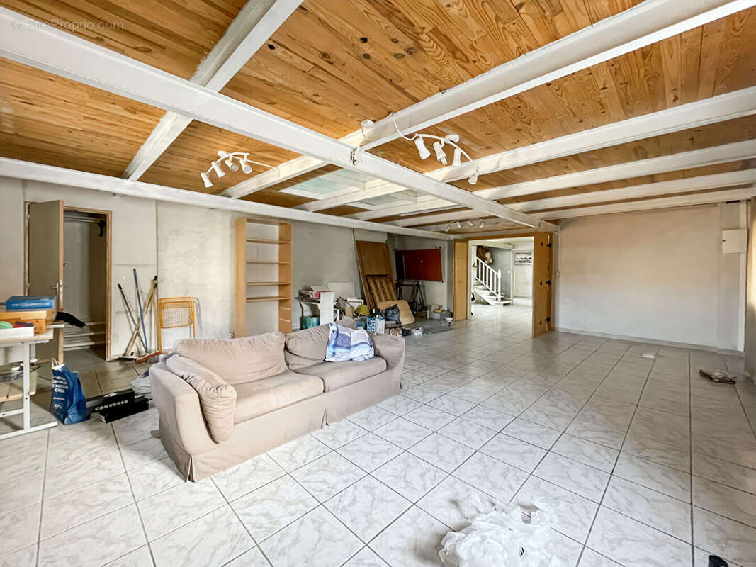 Autre à MARSEILLE-15E