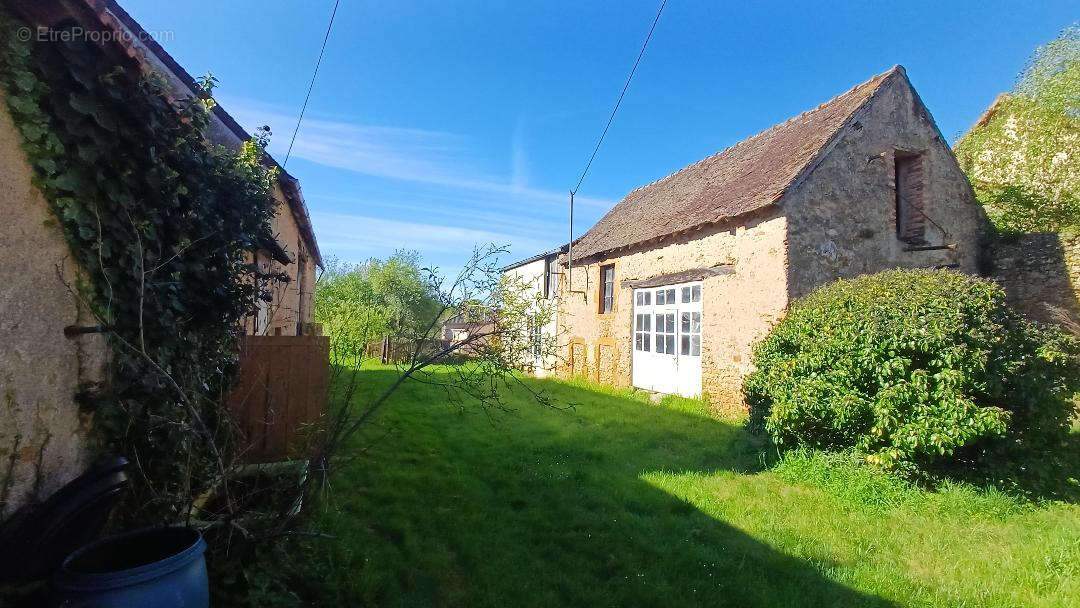 Maison à SAINT-CIVRAN