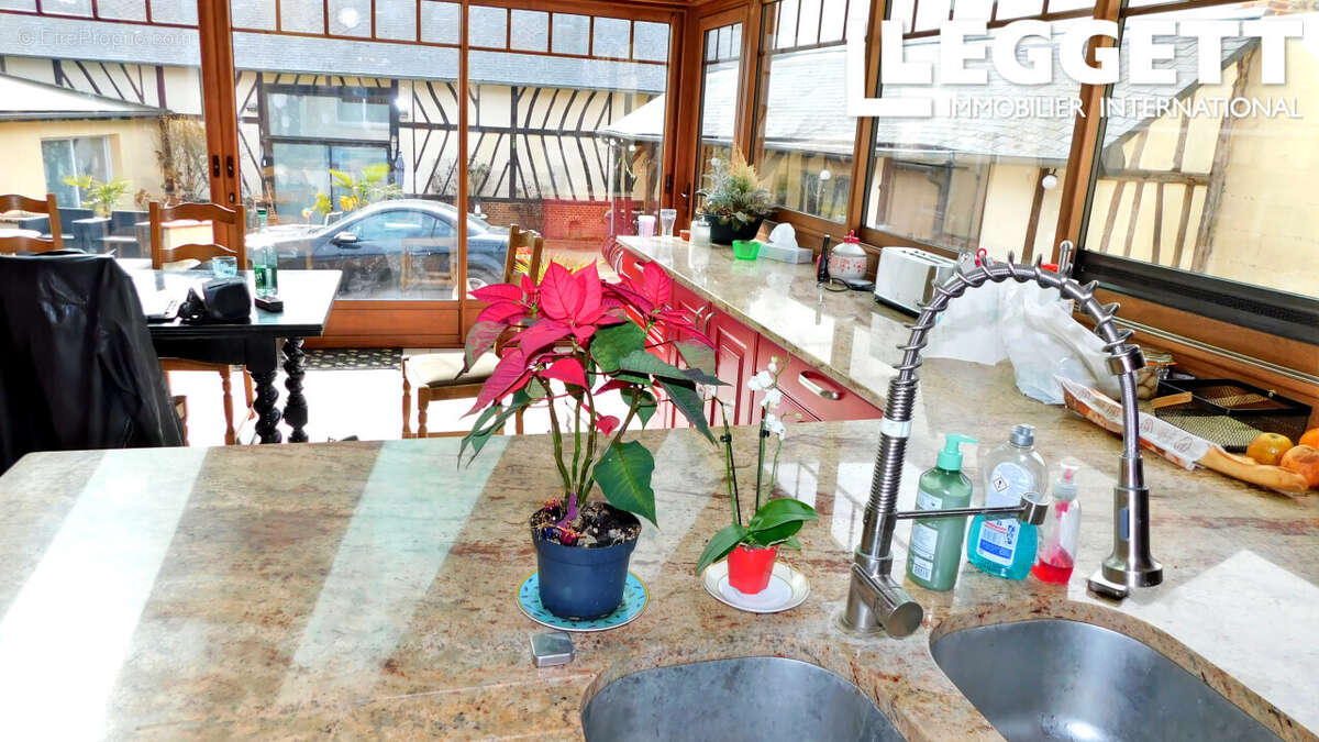 Grande propriété avec gîte indépendant et piscine couverte chauffée par pompe à chaleur - photo 4