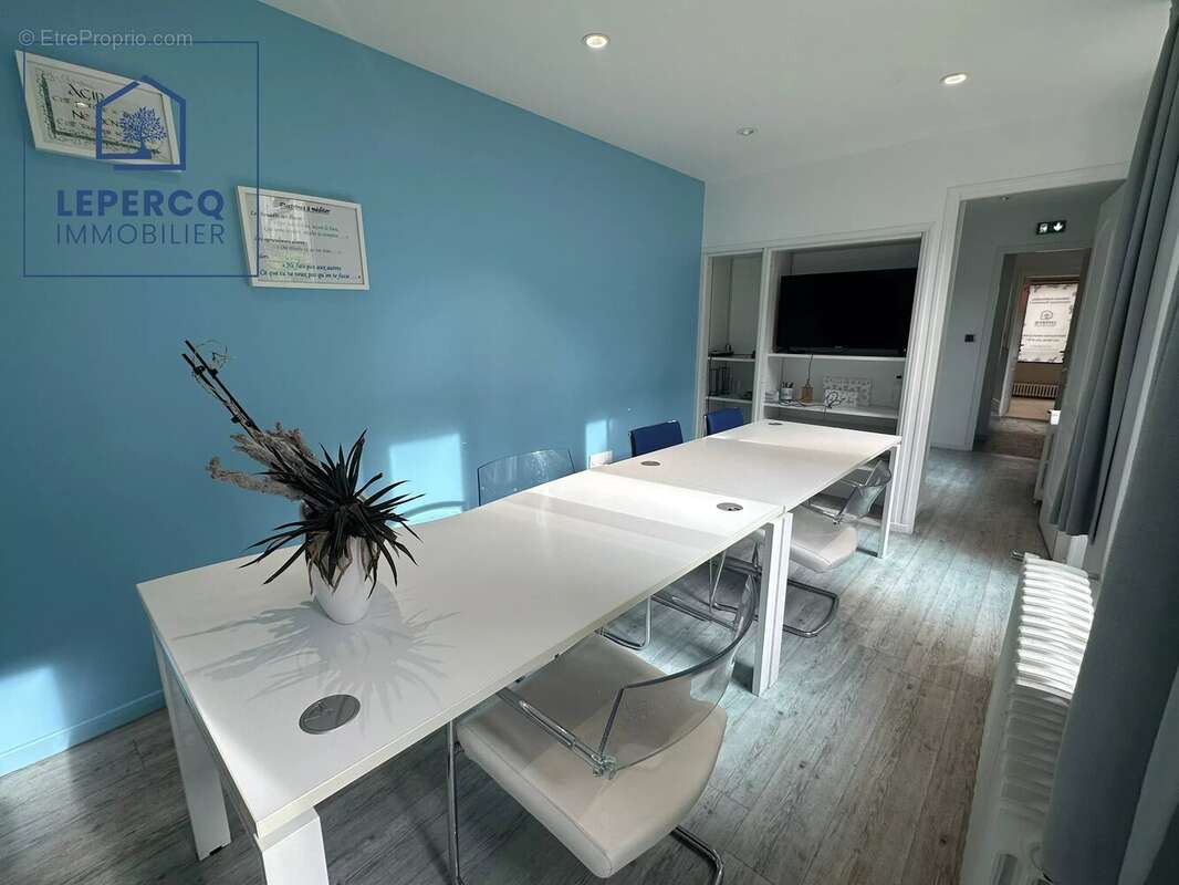 LOCAL rénové  - 163 m2 - Villers-Cotterêts - Vitrine sur rue ! - photo 8