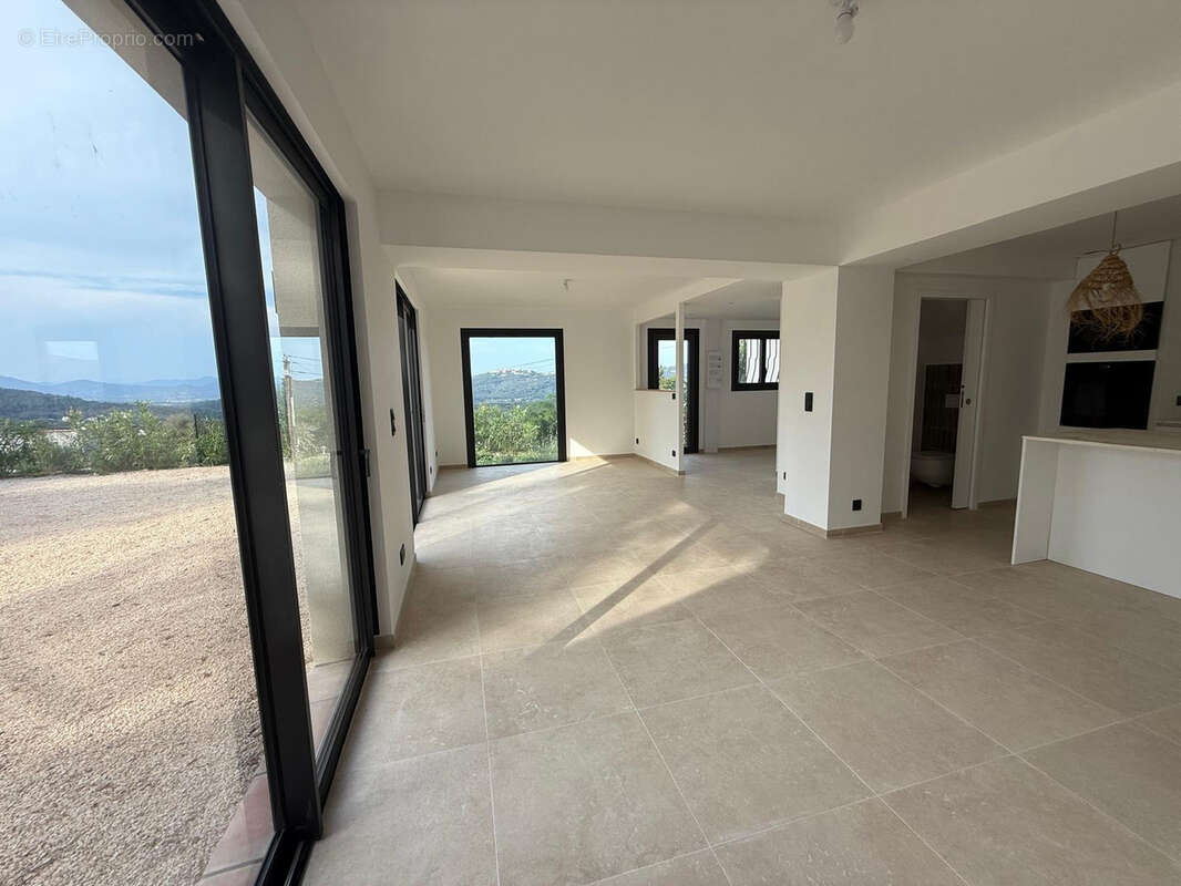 Villa rénovée au cœur de La Croix-Valmer - photo 3