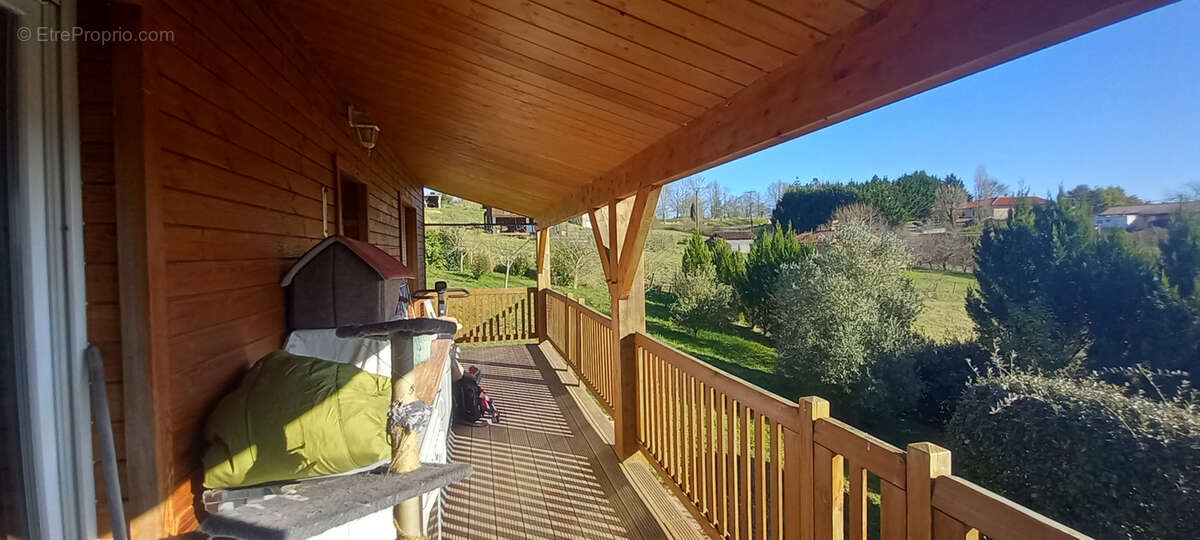 Maison à LABATUT-RIVIERE