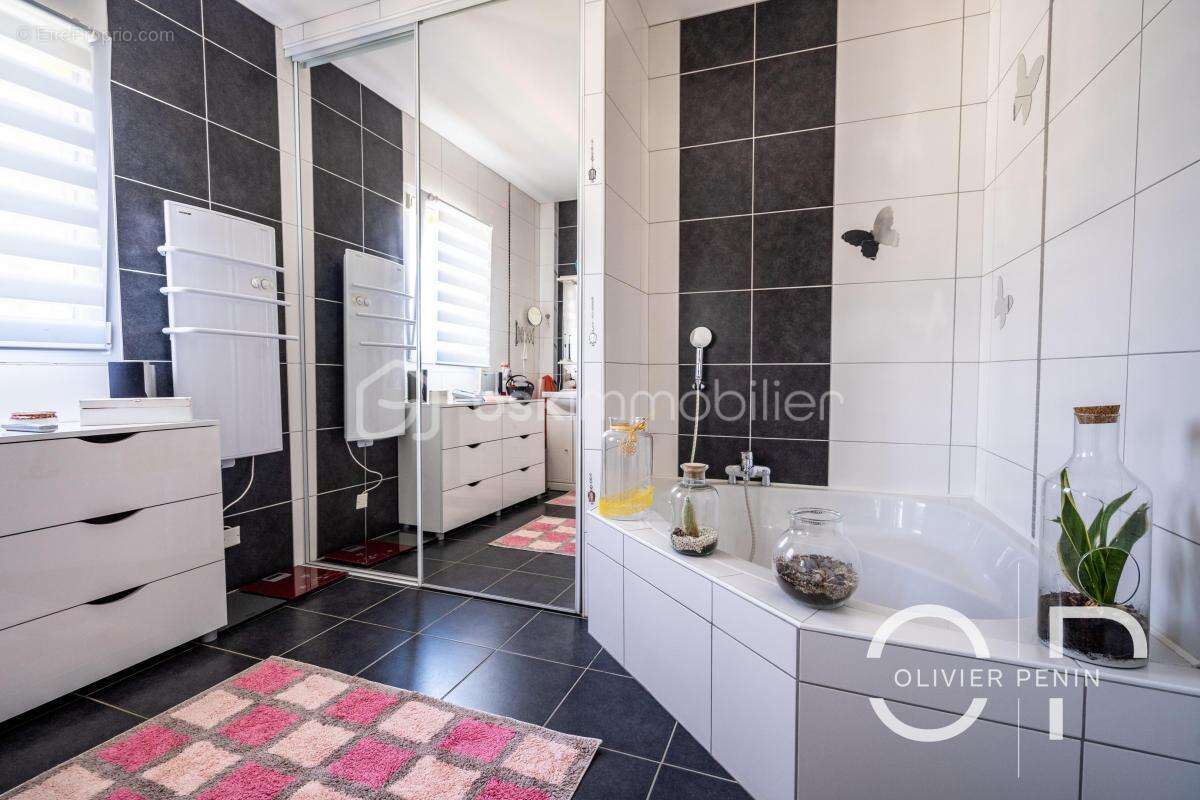 Maison 154 m² à Sciecq - photo 11