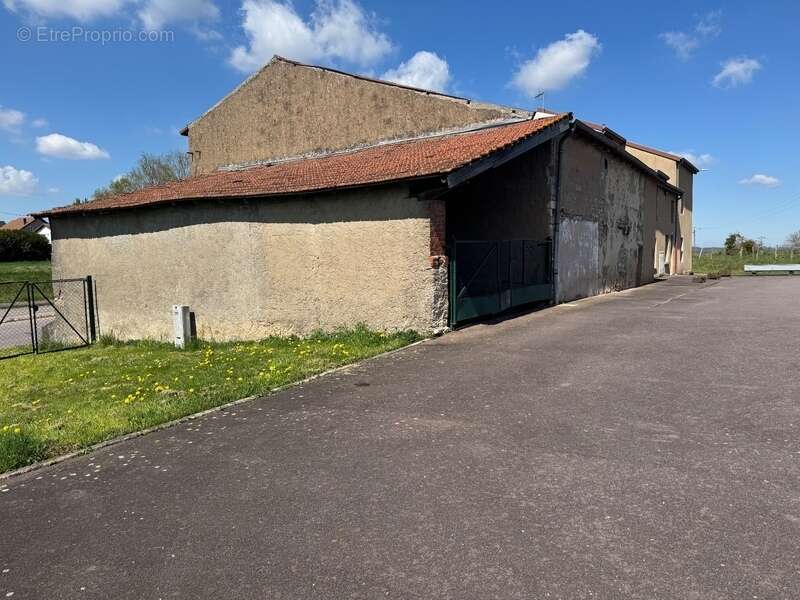 Immeuble à vendre BETTANGE sur terrain de 11,53 ares avec grange - photo 10