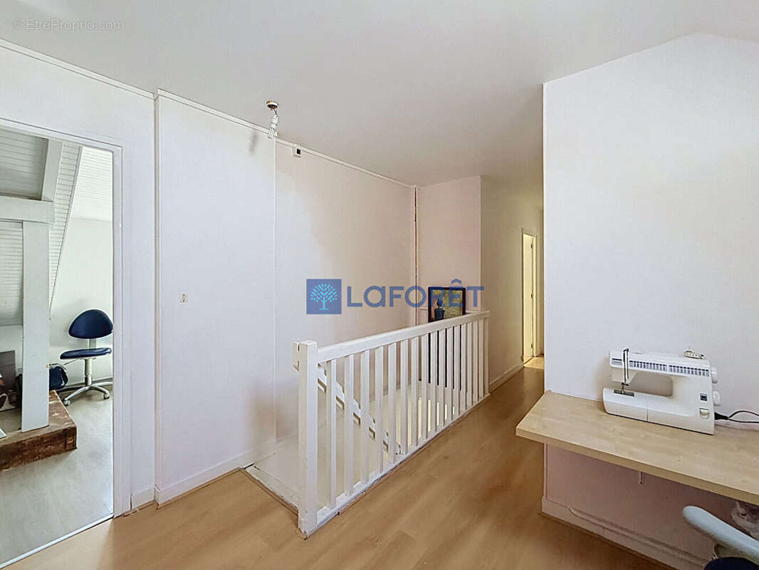 Maison Saintry Sur Seine 6 pièce(s) 149 m2 - photo 8