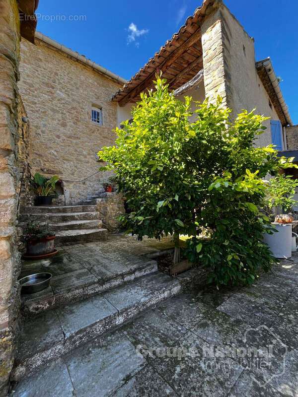 Terrain à GOUDARGUES