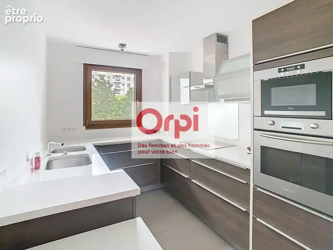 Appartement à ISSY-LES-MOULINEAUX