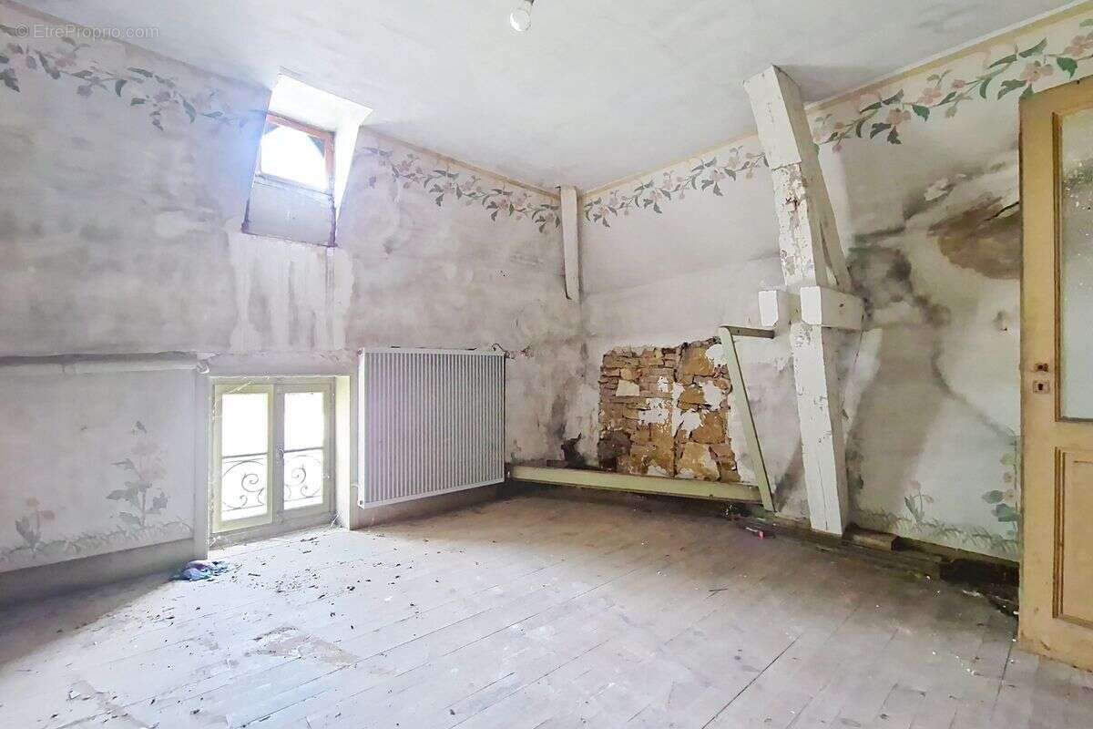 Maison à LE BOIS-D&#039;OINGT