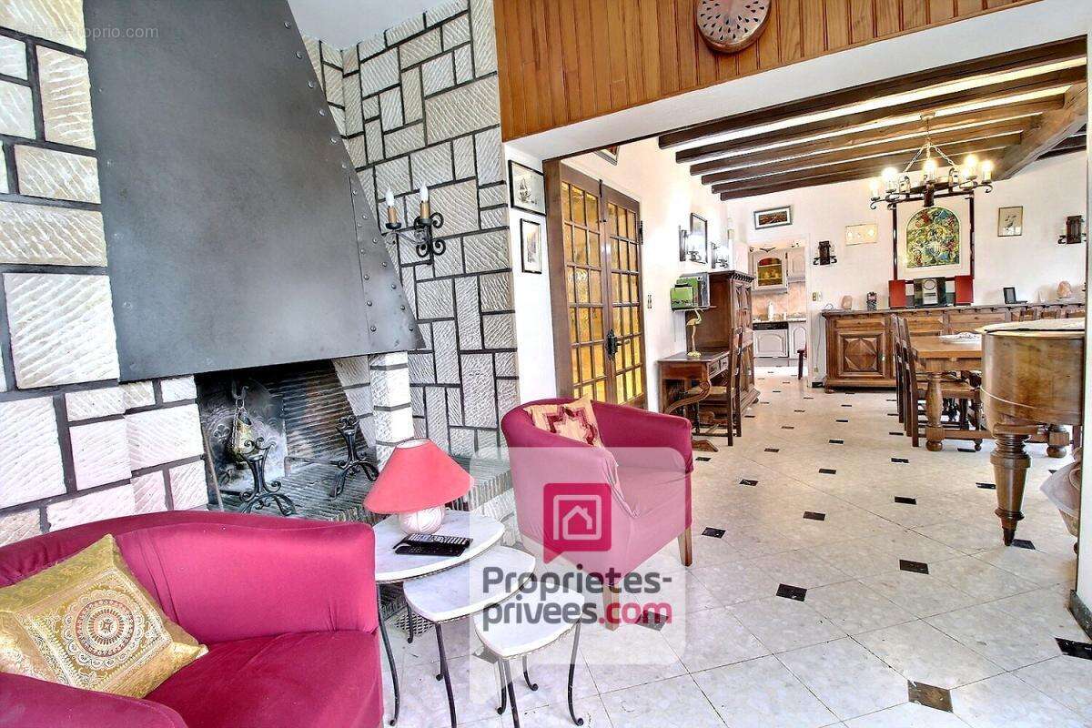 Maison à AMILLY