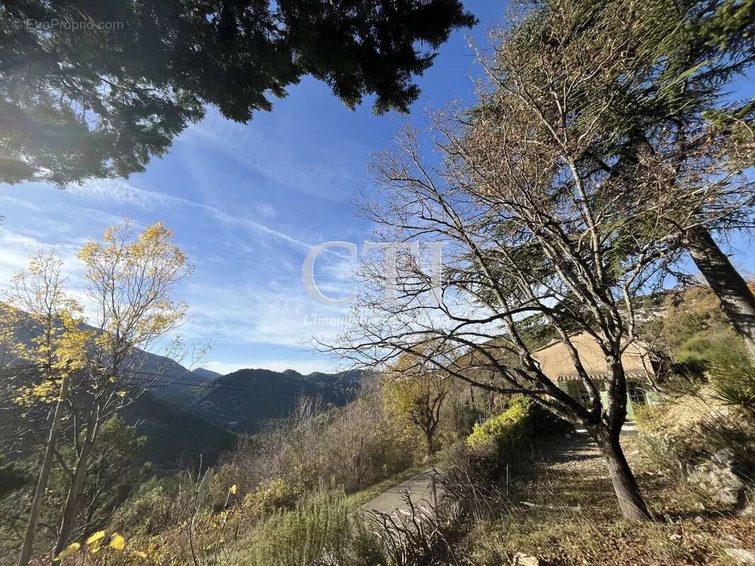 Maison à MONTBRUN-LES-BAINS