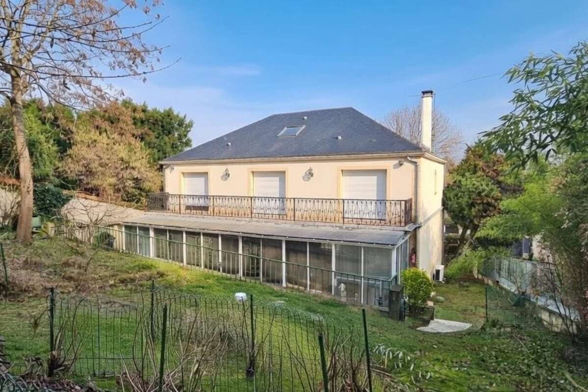 Maison à SAINT-MAUR-DES-FOSSES