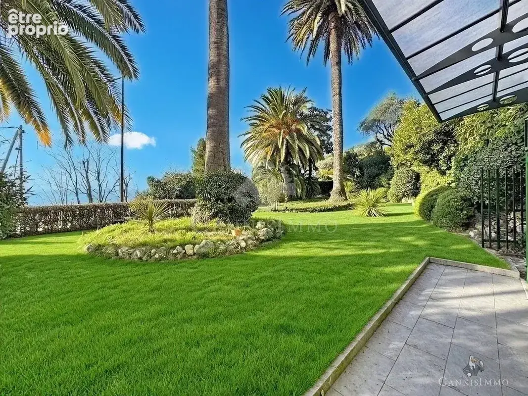 Appartement 3 pièces - parkings - aperçu mer et jardin privatif - photo 3