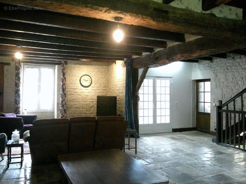 Maison à CHEF-BOUTONNE