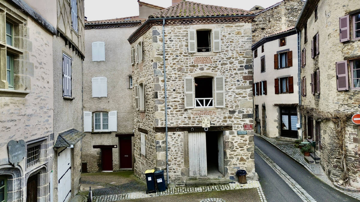 Maison à BLESLE
