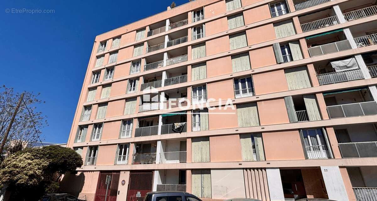 Appartement à MARSEILLE-3E