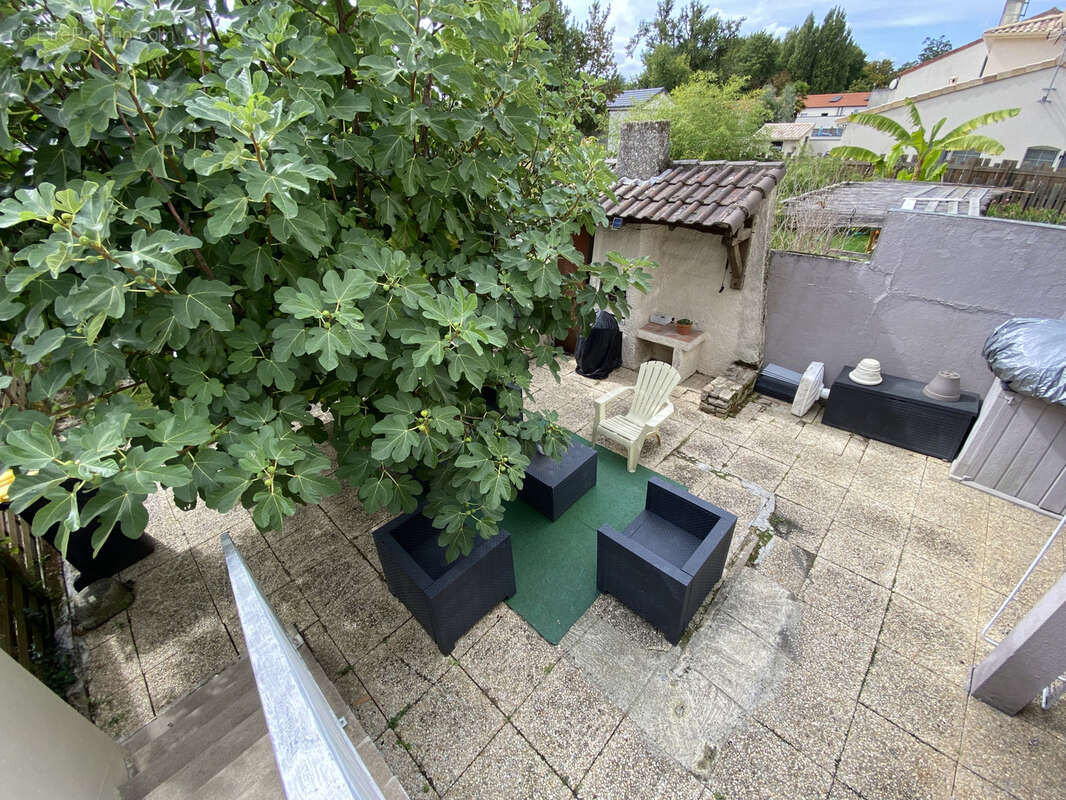 Maison à SAINT-MACAIRE-EN-MAUGES