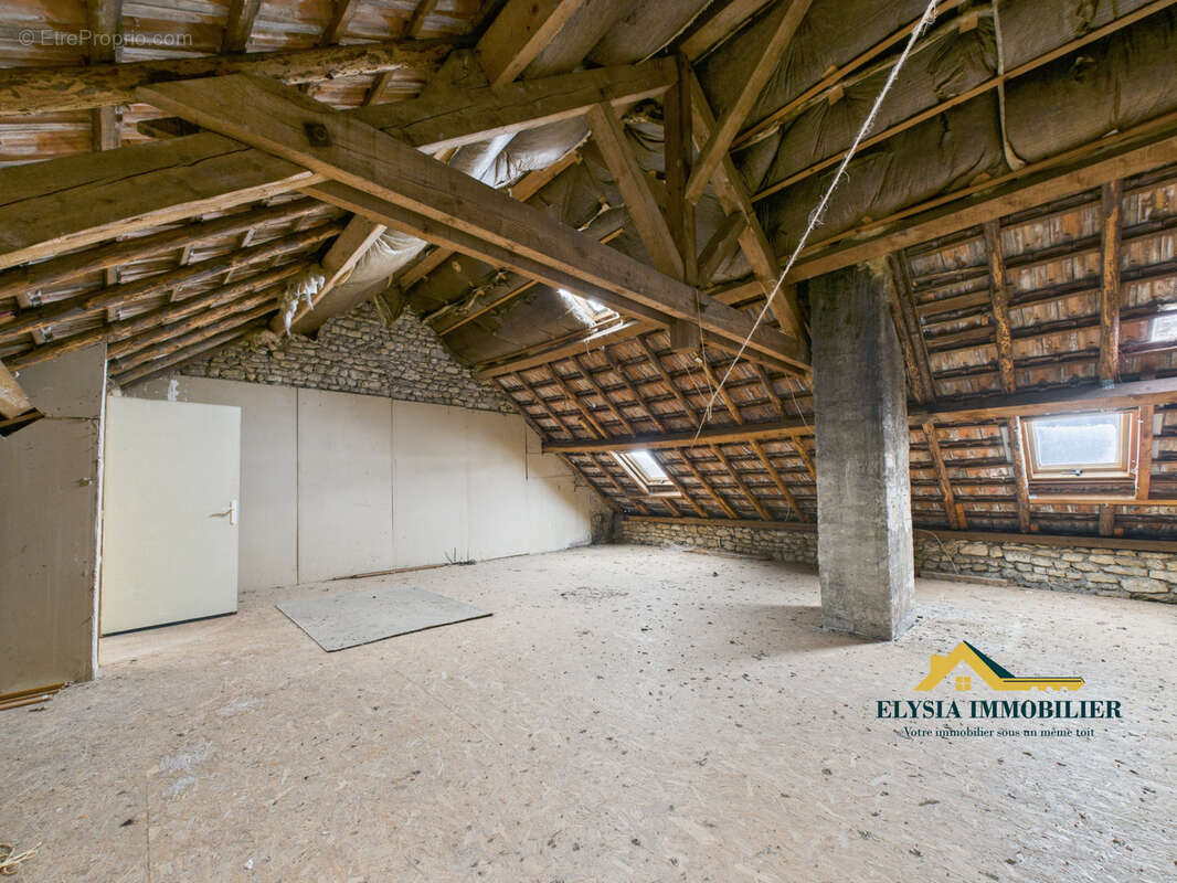 Maison à BAYONVILLE-SUR-MAD