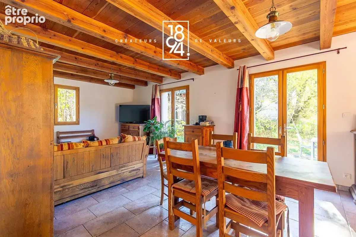 Chalet T5 à vendre Barcelonnette 04 (04400)  165 m²  Terrasse, Jardin  - photo 7