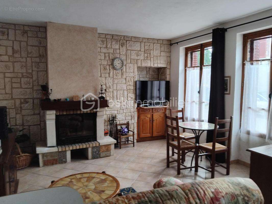 Maison à AIX-EN-OTHE