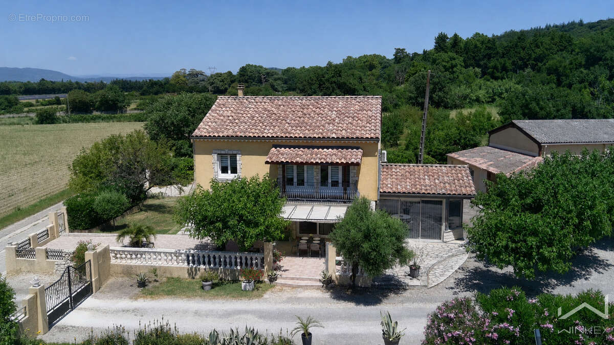 Maison à LA GARDE-ADHEMAR
