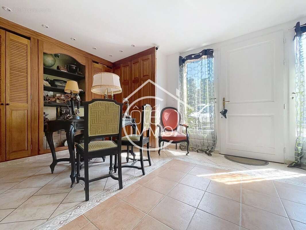 Maison à MONTPEYROUX