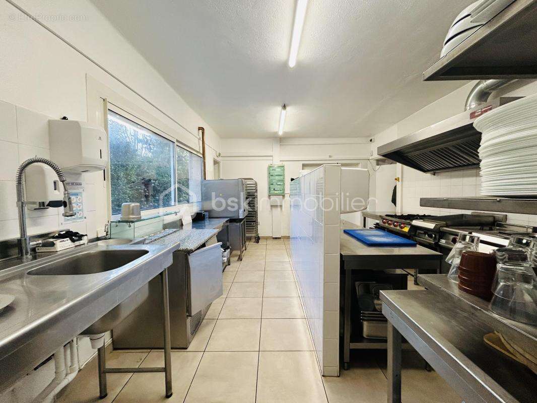 EXCLUSIVITÉ : Fonds de commerce multi-activités au cœur d’un camping  3 * (La Crau - 83) - photo 5