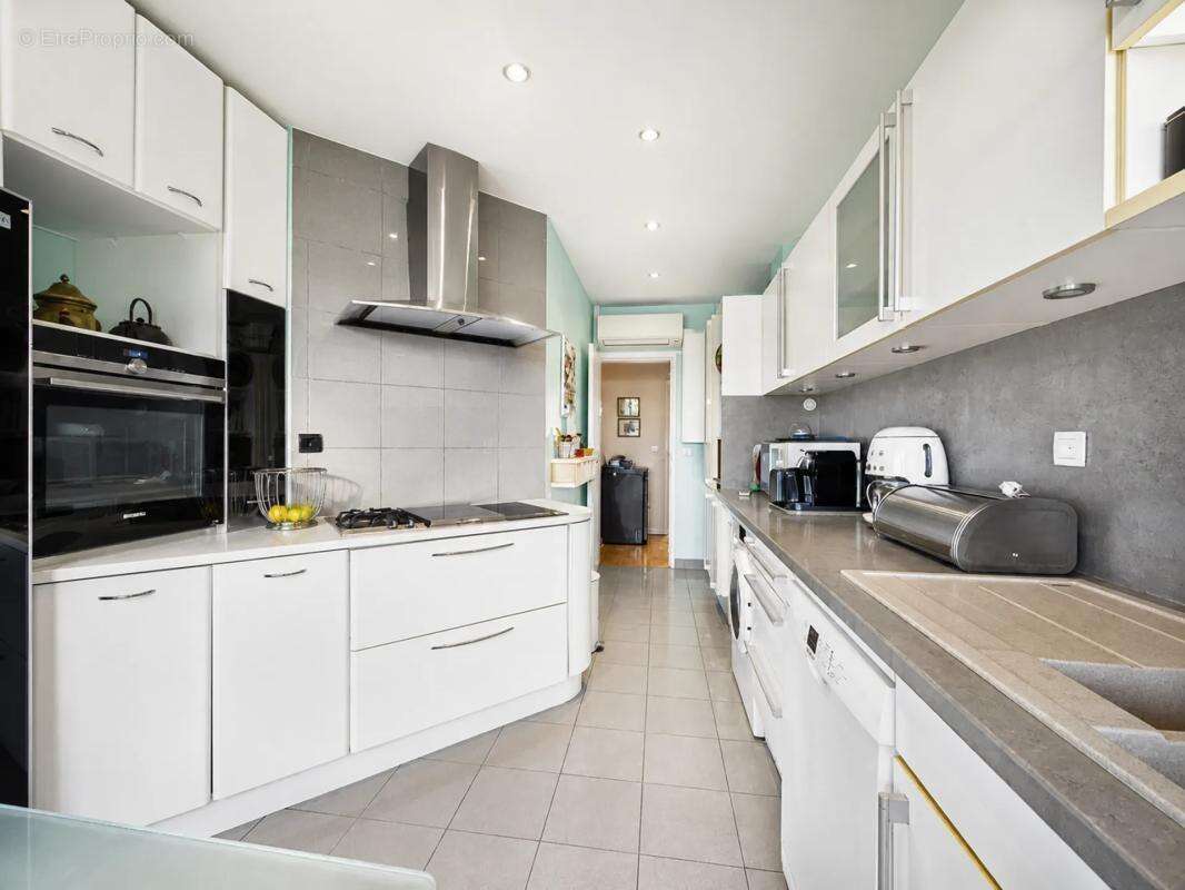 T5 150 m² - Dernier étage - Saint-Giniez / Prado - Marseille 8e - photo 9