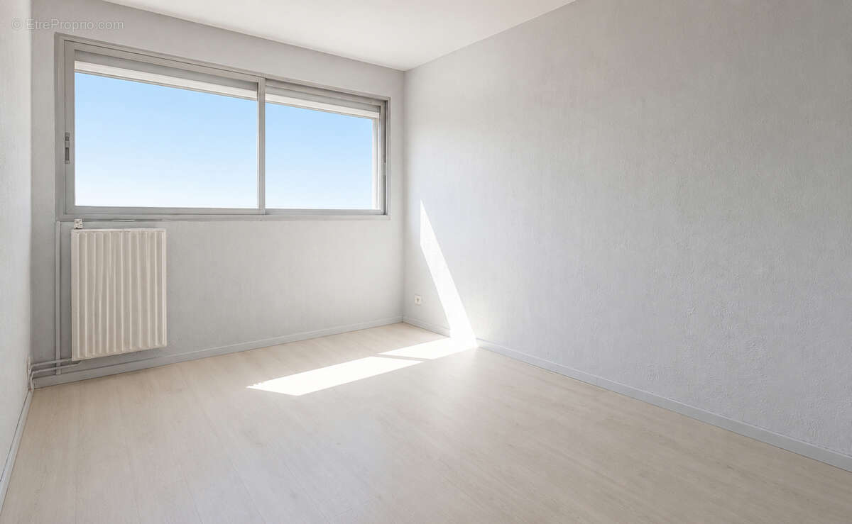 * Vue Mer * APPARTEMENT 3 Pièces avec 2 Chambres et coin nuit * (83430) SAINT MANDRIER SUR MER *3 pièce(s) 76.75 m2 - photo 7