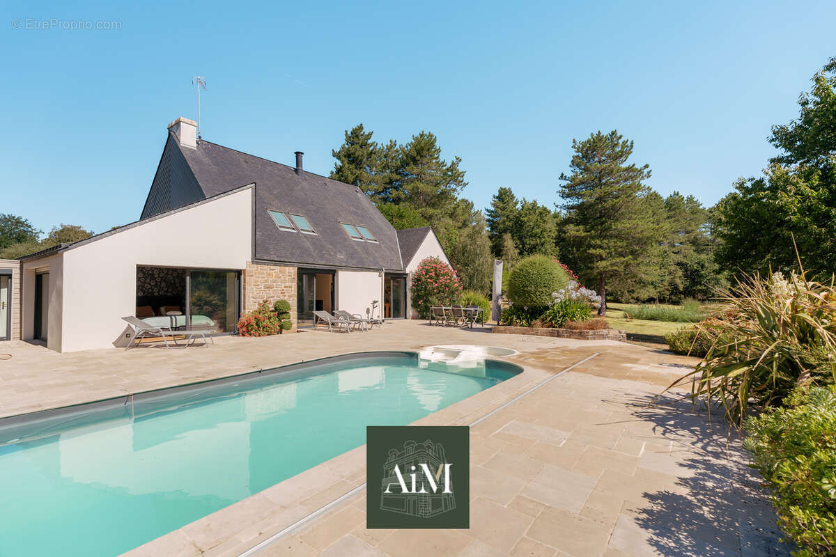 Propriété de prestige à vendre à Vannes- Domaine de plus de 3 hectares avec étang - photo 3