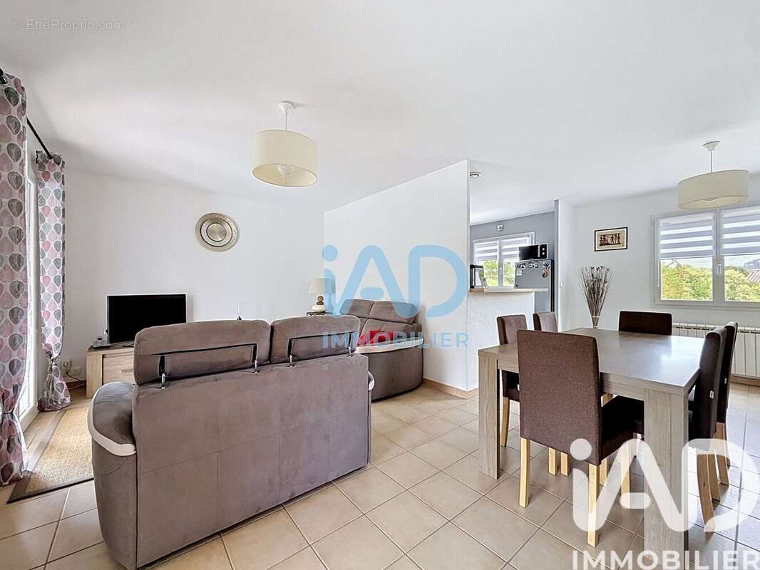 Maison 86 m² à Saint-Victor-De-Malcap  - photo 7
