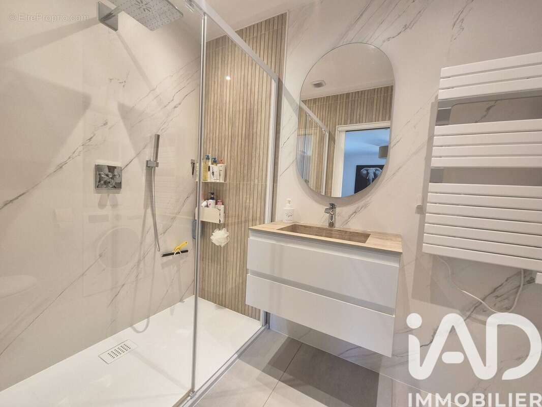 Maison 69 m² à Rognes  - photo 4