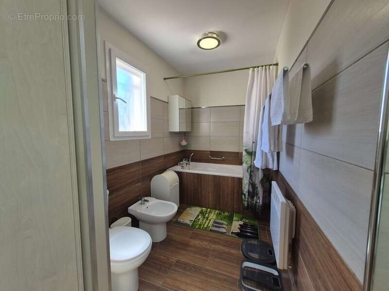 Maison à SOLLIES-VILLE