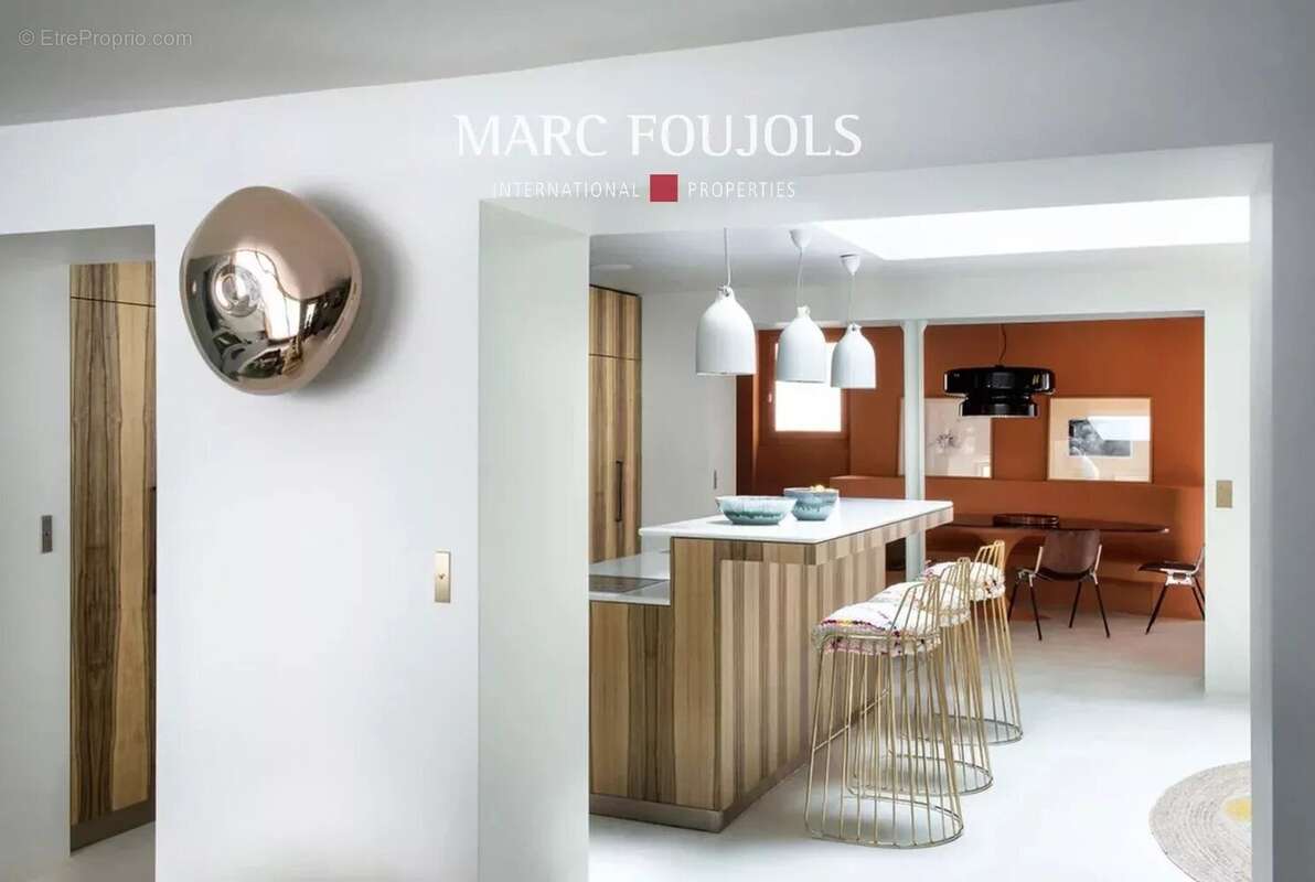 Appartement à PARIS-17E