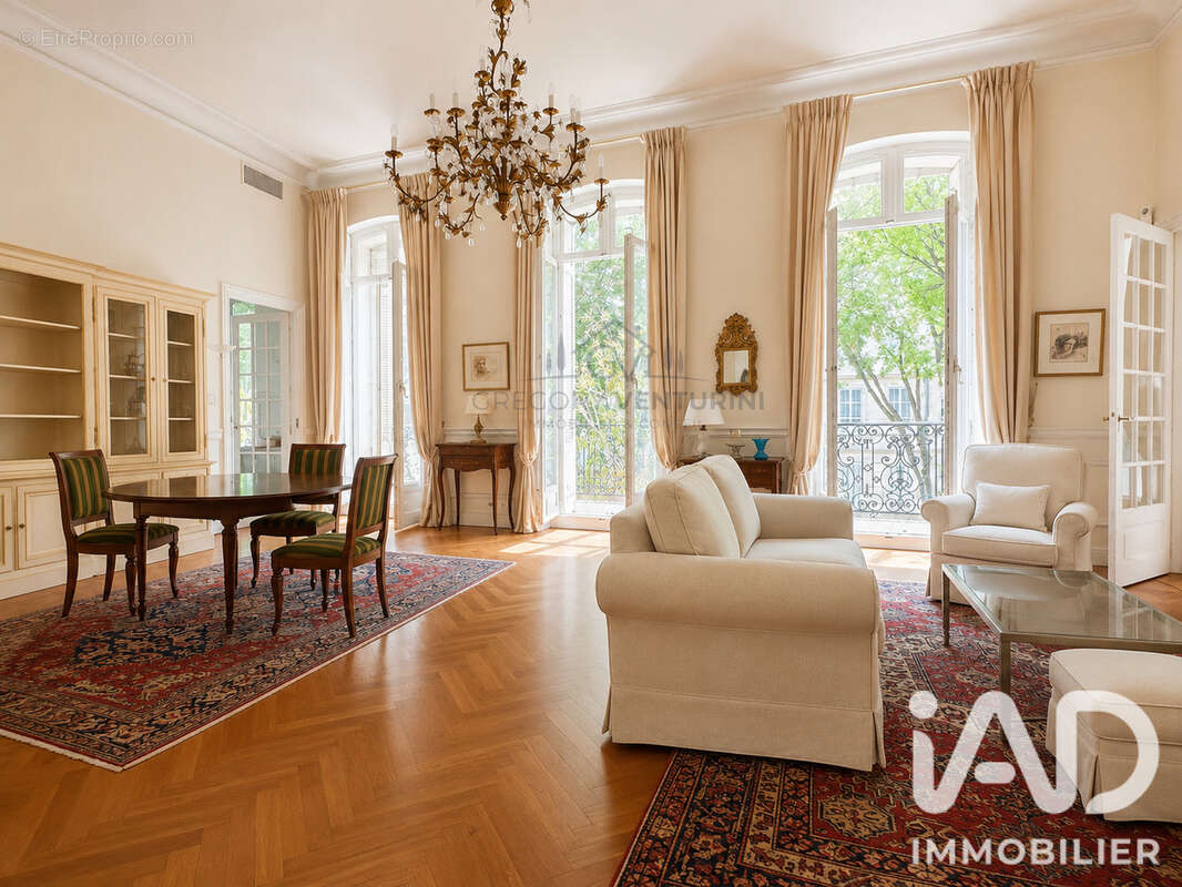 Appartement 215 m² à Marseille-6e  - photo 2
