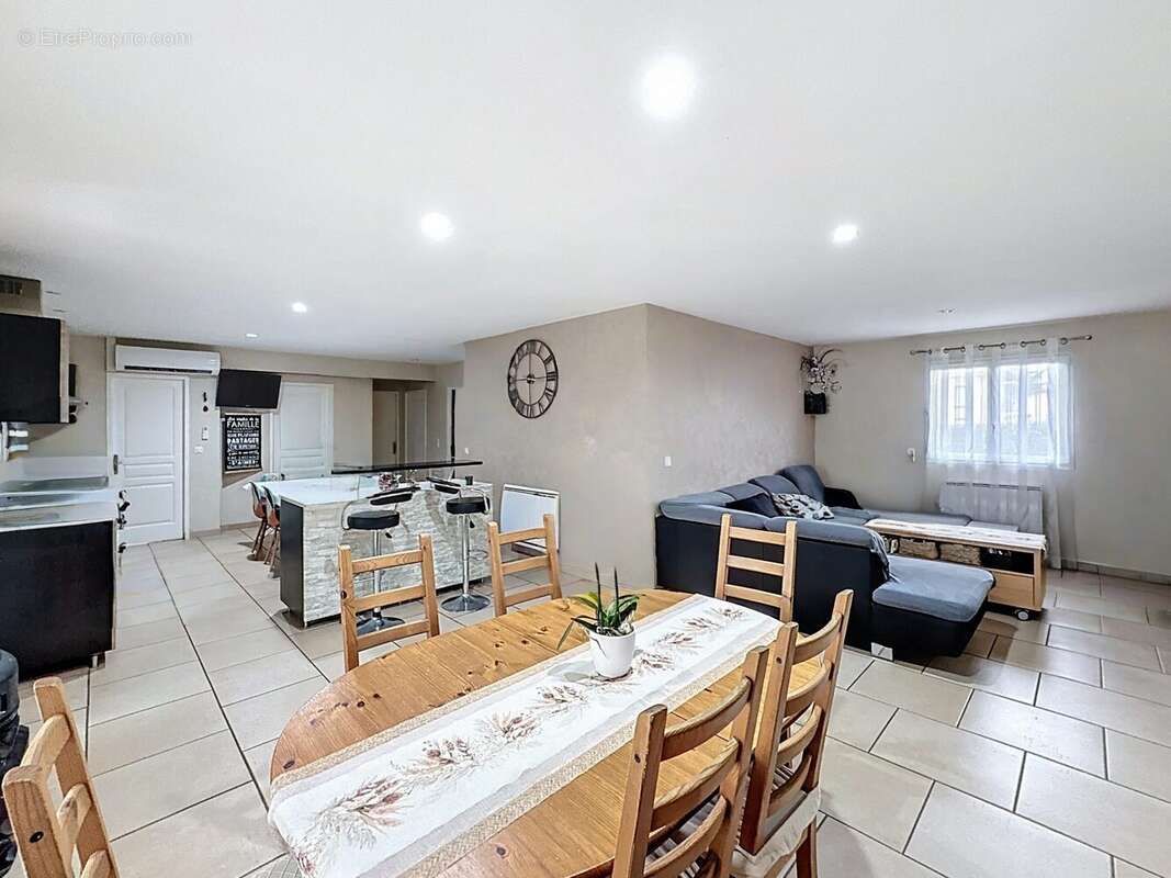 Maison à BRUGUIERES